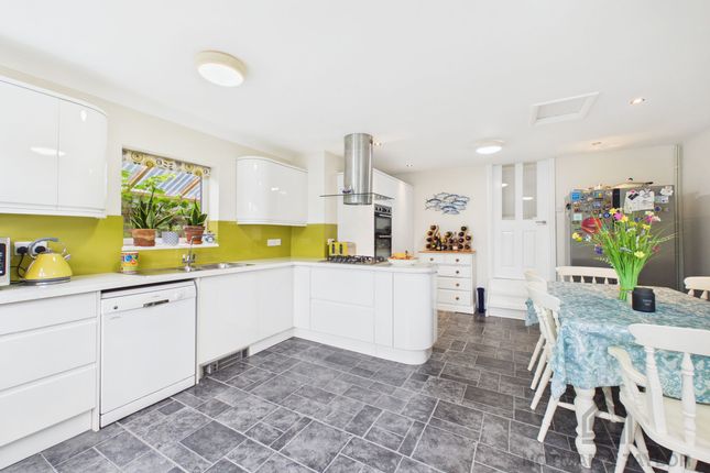 1 Sycamore Drive, Torpoint photo 3