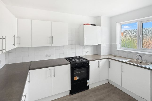 6, Arran Close, Erith photo 3
