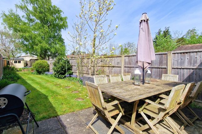 Semi-detached house for sale in Yorktown Road, Sandhurst, Berkshire