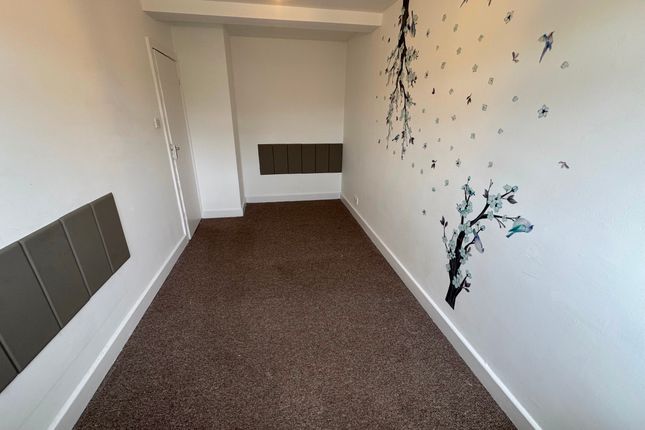 16 Worcester Road, Cheadle photo 2