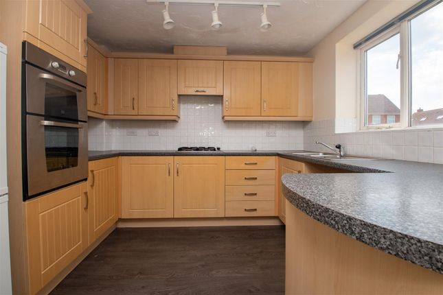 6, Fripp Gardens, Milton Keynes photo 2