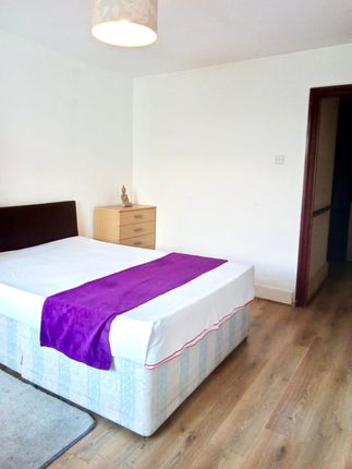 Room to rent in Seventh Avenue, London