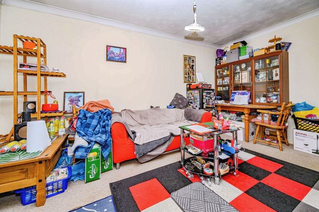 38, Hales Park Close, Hemel Hempstead photo 3