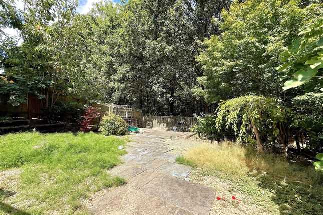 8, Lavender Court, Fareham photo 3
