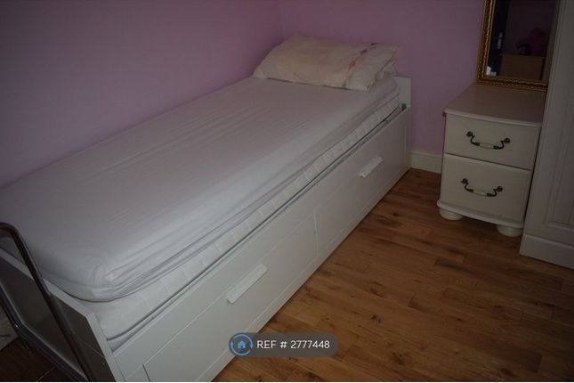 Camberley photo 2
