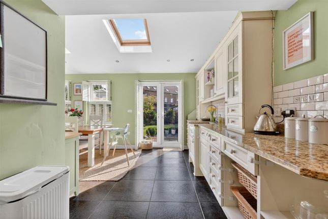 6, Armstrong Way, York photo 3