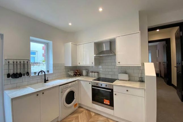 132a, CARDIFF photo 5