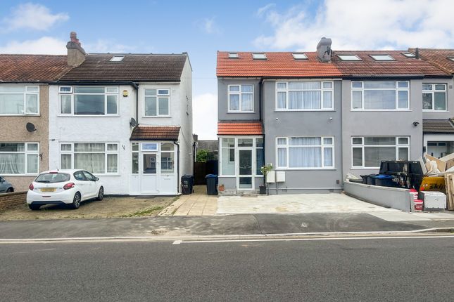 Thumbnail End terrace house to rent in Hazelwood Avenue, Morden