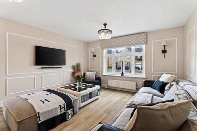 31 Inverlochy Road, Airdrie photo 2