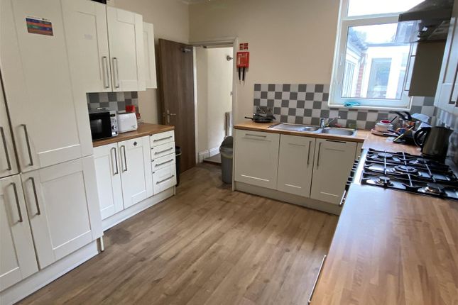 12, Newport, Lincoln photo 2