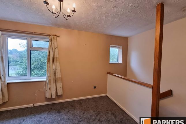 31, Durley Crescent, Ashurst Bridge photo 3