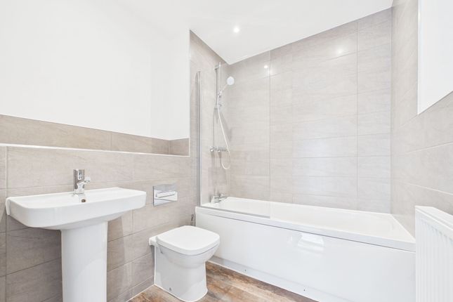 Flat 17, 1 Nightingale Way, Reading photo 4