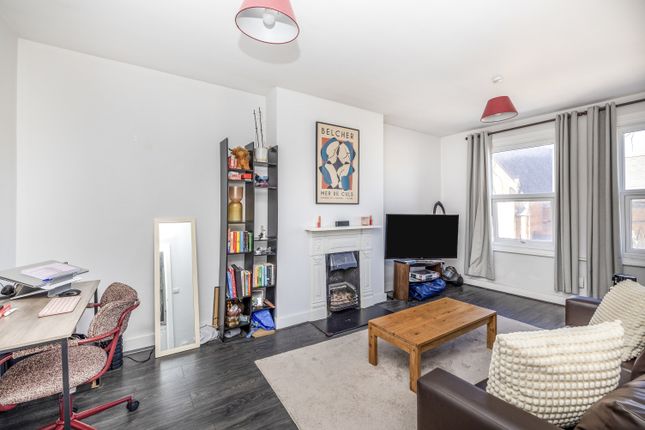 Flat 4, 39, West Hill, London photo 3