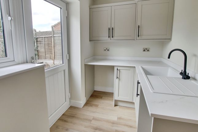 3, Olive Close, March photo 4