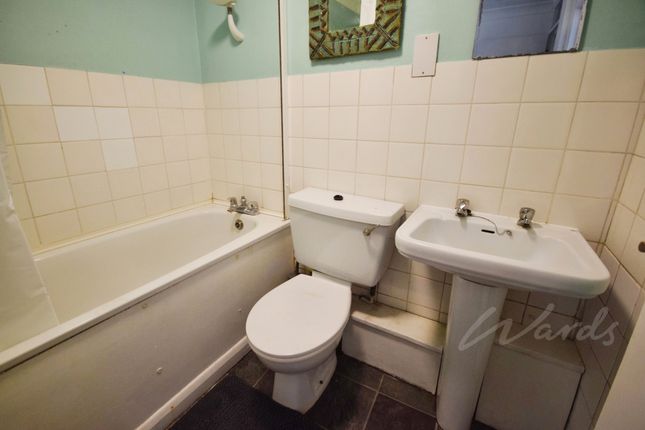 Flat 4, Evorg House, Grove Road, Chatham photo 4