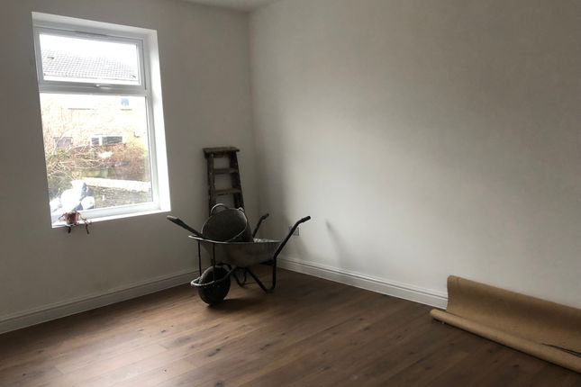 58, Paley Terrace, Bradford photo 3