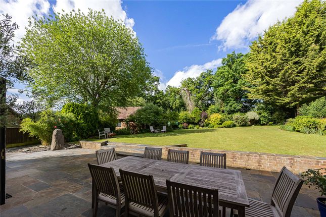 1, Stables Court, Buckinghamshire photo 3