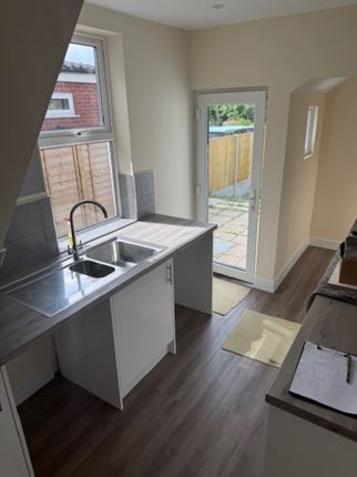 371 Bramford Lane, Ipswich photo 4