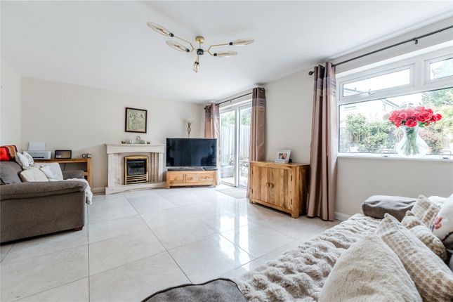 7, Holt Park Vale, West Yorkshire photo 4
