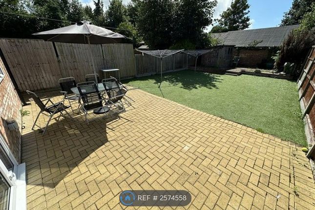Garden Space With Table &amp; Chairs