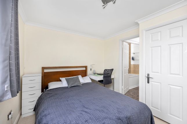 Flat for sale in St Vincent's Court, Brighton Marina Village, Brighton