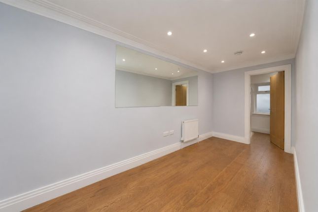 1, Oakdene Road, WATFORD photo 4
