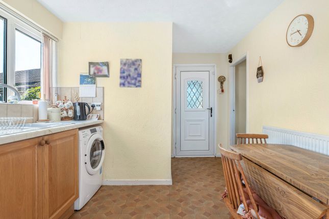 2 Derwent Drive, Tibshelf, Derbyshire photo 5
