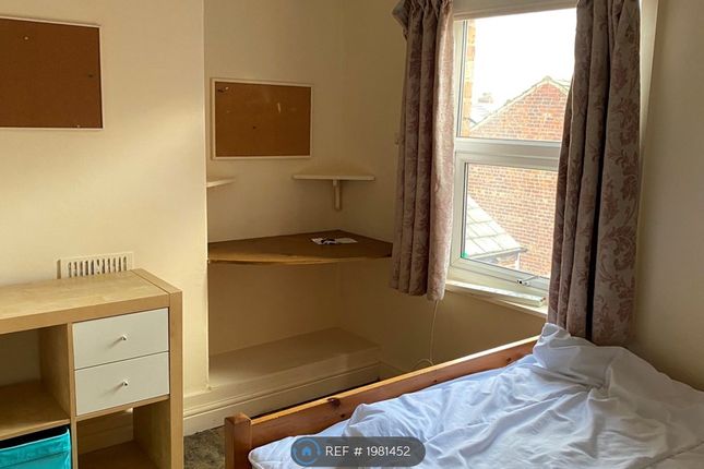 Room to rent in Balmoral Road, Manchester