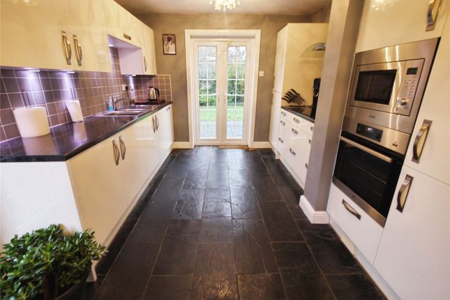 18, Stocksfield, Brentwood photo 3