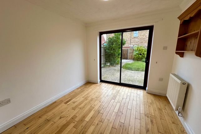 68, Charles Melrose Close, BURY ST. EDMUNDS photo 4