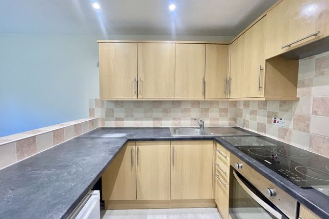 83, Hereward Green, Loughton photo 2