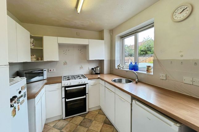 98 Harvey Crescent, Port Talbot photo 3