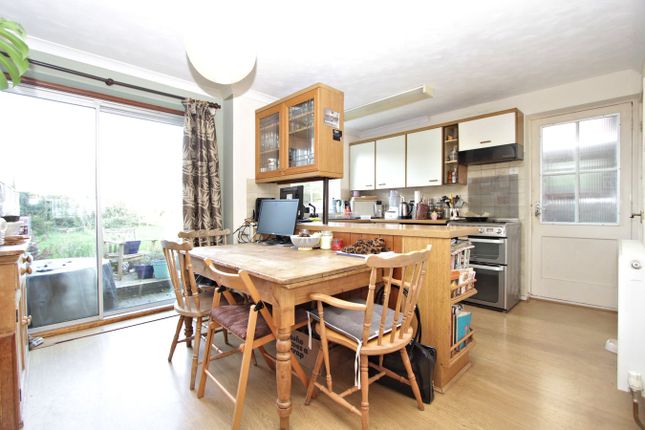 16, Turnpike Avenue, Wotton-under-Edge photo 4