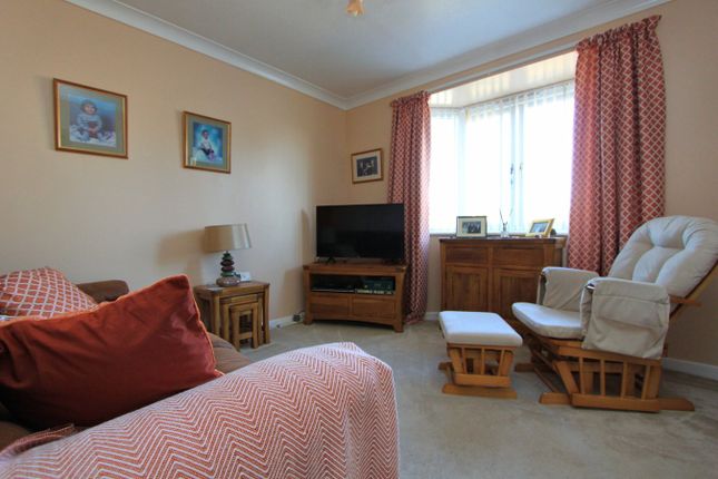 Tanners Court, Midland Way, Thornbury photo 4