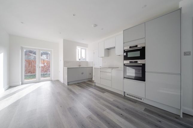 8A,, South Park Crescent, London photo 2