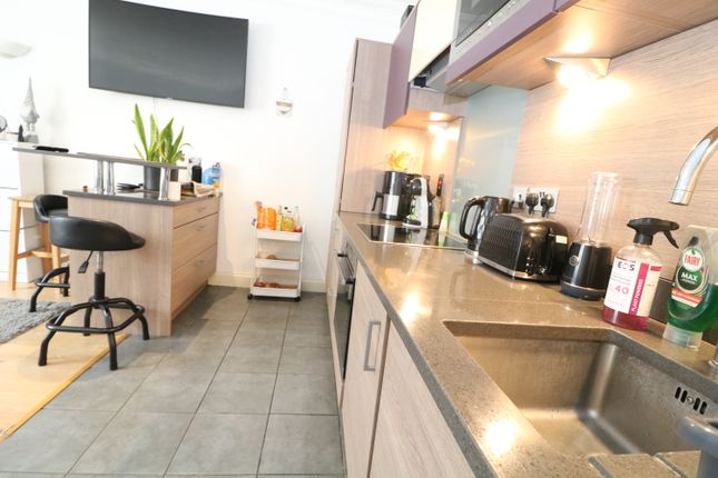 Flat 3 Lysander Court, 111 - 113, High Street, Dorking photo 4