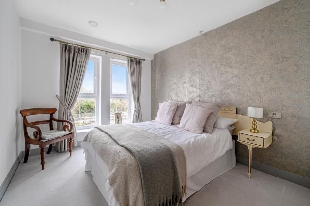 Flat 52 Augustus House,, Station Parade, Virginia Water photo 4