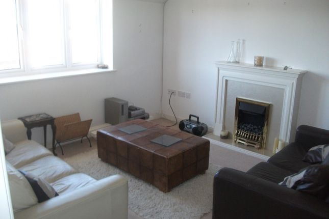 16 Priory Avenue, Southampton photo 3