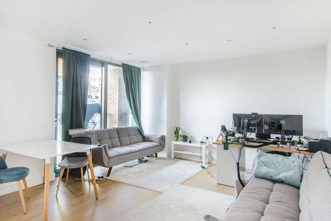 Flat for sale in East Ferry Road, Canary Wharf, London