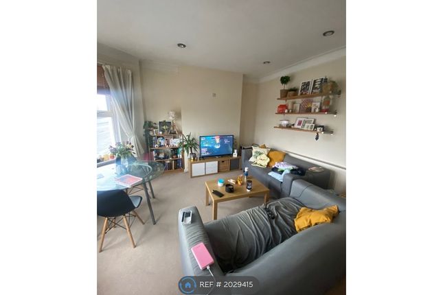 Flat to rent in North Road, Cardiff