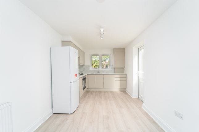 Ground Floor, 27, Ranelagh Road, Turnpike Lane Hornsey photo 3