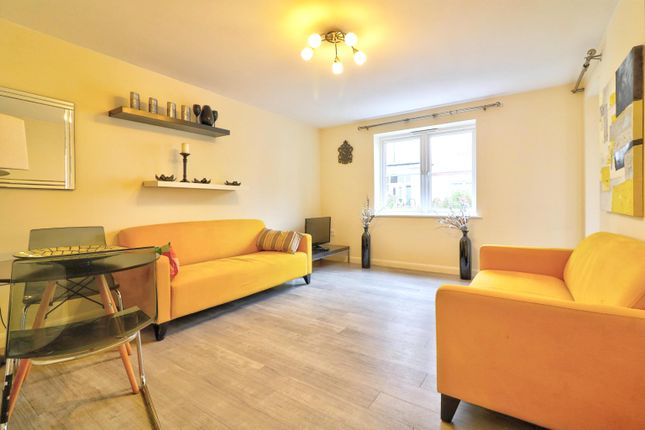 Flat for sale in Poppleton Close, Coventry