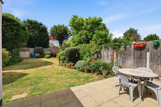 18, Onslow Gardens, London photo 3