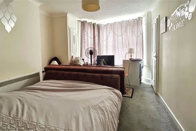 Flat 4, 19, Canada Grove, West Sussex photo 5