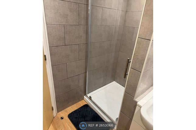 Flat  A Far Gosford St, Coventry photo 5
