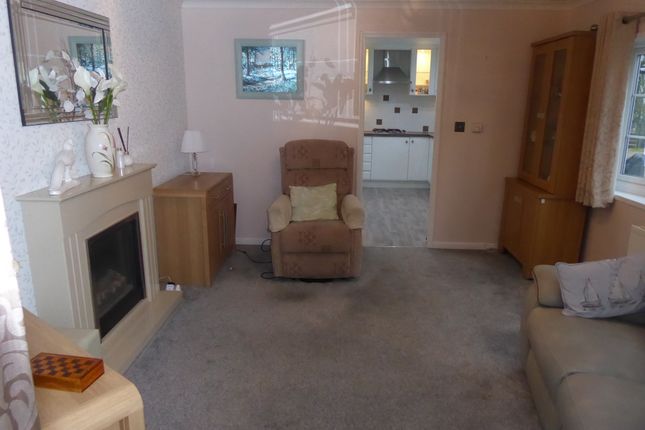 88A, Halcyon Park, Pooles Lane, Hullbridge, Hockley photo 4