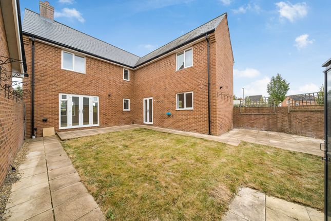 42 Fuller Way, Andover photo 4