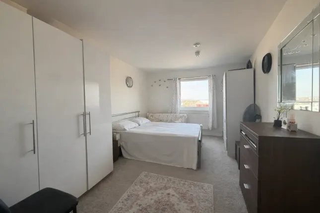 409, High Road, Ilford photo 4