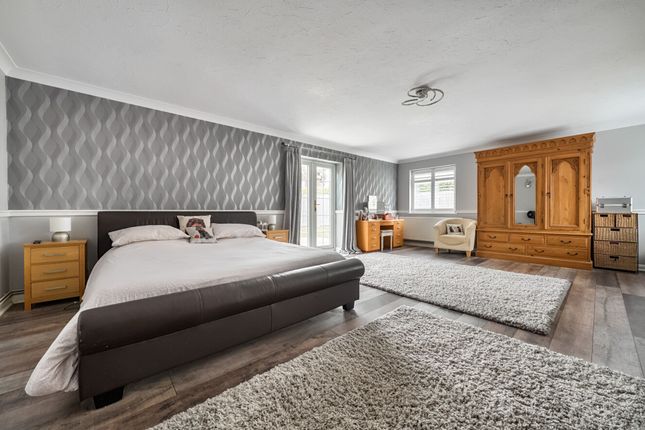 7 Regis Avenue, Bognor Regis photo 3