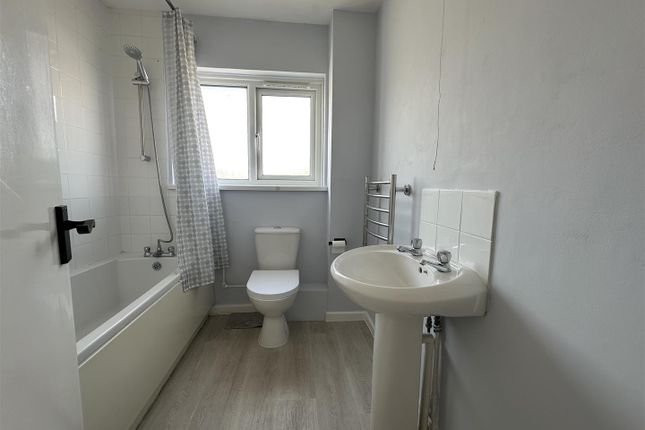 7 Clennon Court, Castor Road, Brixham photo 4
